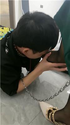 【爱秀套图】【黑色夫人】铆钉鞋黑丝插嘴恋足JS250221-6