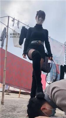 【爱秀套图】【茉狸】户外调-阳台公开处刑bf50459