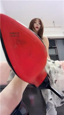 兔兔酱虐母虐杀场    250218-33