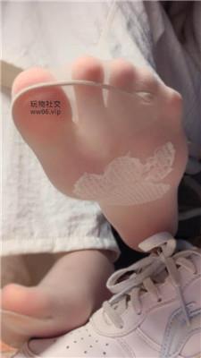 乔乔在这里肉丝+脏鞋底羞辱贱狗    250218-28