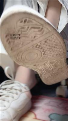 乔乔在这里肉丝+脏鞋底羞辱贱狗    250218-28