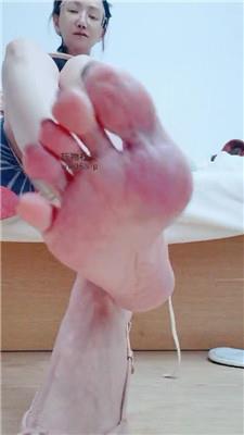 水蜜樱桃j狗子爬过来    250218-31