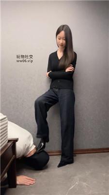 【爱秀套图】【狗哥】白领S-高跟短靴白袜踩虐bf50466