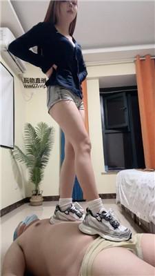 小渔运动鞋白袜踩踏/腿绞窒息 bf50895