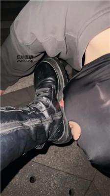 黑兔s深夜户外虐废跟踪狂 JS250301-33