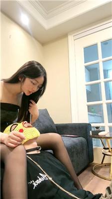 尤雾跪舔御姐S黑丝恋足 bf50878