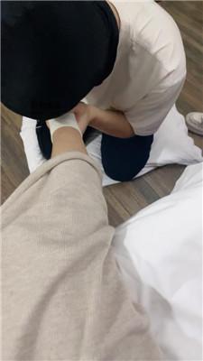 【爱秀套图】【白兔】白袜+黑丝诱惑废物奴JS250301-37