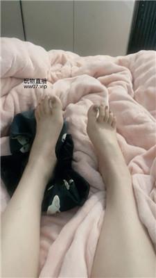 知妤裸足    250227-26