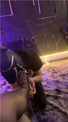 贺贺X刑架囚禁强制虐 JS250303-31