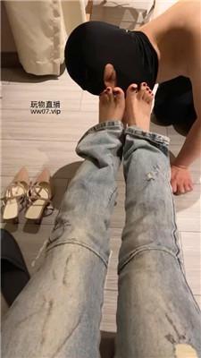 cici情侣主喝马桶圣水/清理铆钉高跟玉足 bf50941