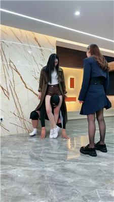 麋鹿银儿生化危机版踢虐裆 bf50948