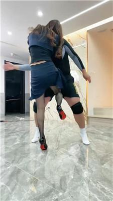 麋鹿银儿生化危机版踢虐裆 bf50948