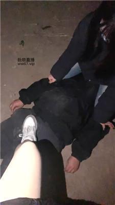 泡泡户外3S-小白鞋全体重踩踏 bf50909