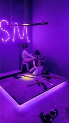 凌薇大小姐短靴白袜踩虐/尝试各种刑具 bf50913