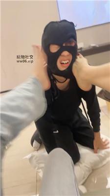 小凤梨双S-小白鞋白袜轮流踢踹虐打 JS250112-54