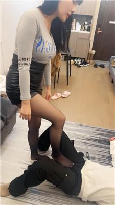 松紫大大长靴黑丝女神暴揍绿帽 bf49311