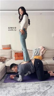 埋汰牛仔裤女神玉足蹂躏 bf49315