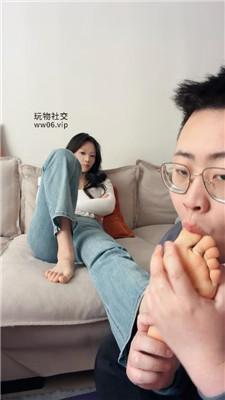 埋汰牛仔裤女神玉足蹂躏 bf49315