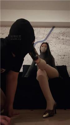 伍玥磕头求虐-高跟肉丝美腿碾压踩 JS250113-17
