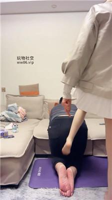 埋汰骑马骑脖/肉丝脚踩踏 JS250113-11