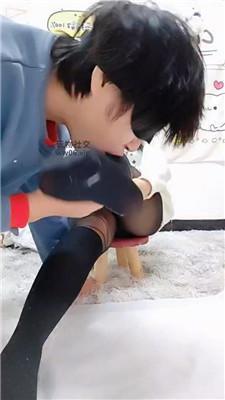 广西木木可爱女主-黑丝美腿舔牛奶 bf49322