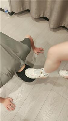 【爱秀套图】【学生情侣主】清理脏运动鞋白袜/袜子塞嘴bf49323