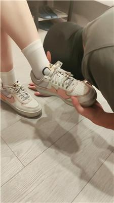 学生情侣主清理脏运动鞋白袜/袜子塞嘴 bf49323