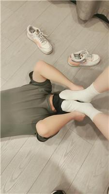 学生情侣主清理脏运动鞋白袜/袜子塞嘴 bf49323