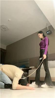 琳达长靴黑丝脚深喉/鞭打/抽耳光 bf49287