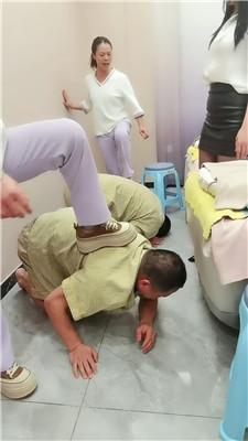 乔伊群调群虐-教沐足技师做S三视角版 bf51419