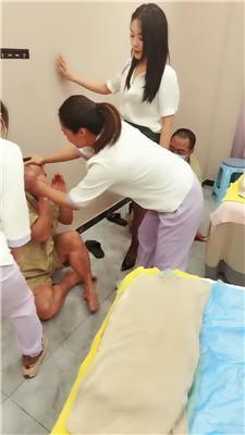 乔伊群调群虐-教沐足技师做S三视角版 bf51419