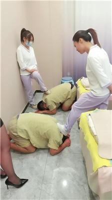 乔伊群调群虐-教沐足技师做S三视角版 bf51419