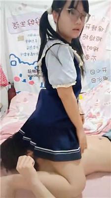 广西木木可爱小主坐脸窒息 JS250111-33