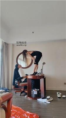 宇S情侣主-绿帽奴伺候我们约会 JS250112-1