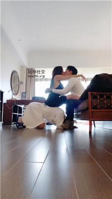 宇S情侣主-绿帽奴伺候我们约会 JS250112-1