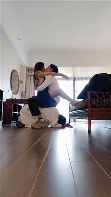 宇S情侣主-绿帽奴伺候我们约会 JS250112-1