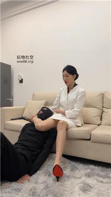 白鹭高跟连环踢裆/鞭打/腿绞坐脸窒息 bf49277