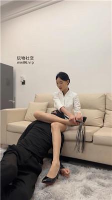 白鹭高跟连环踢裆/鞭打/腿绞坐脸窒息 bf49277