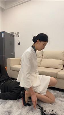 白鹭高跟连环踢裆/鞭打/腿绞坐脸窒息 bf49277