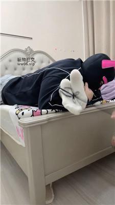 Qi7纹身小妹虐情侣奴-奴下奴-白袜辱 JS250111-60