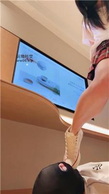 妮蔻高帮帆布鞋船袜踩虐贱奴 JS250112-6