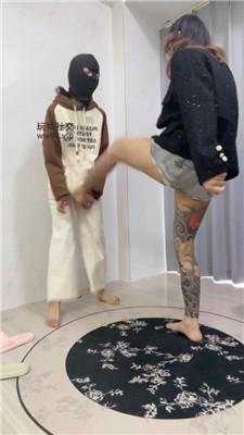 Qi7暴力踢踹下贱小三完整版 JS250111-27