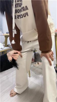 Qi7暴力踢踹下贱小三完整版 JS250111-27