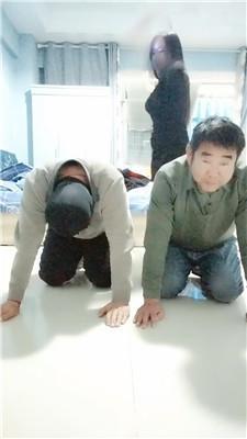 沐颜父子奴-重度鞭打/狗舌舔脏地板双视角版 JS250109-1