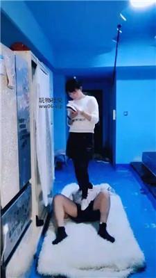 山兔莓换两双脏运动鞋踩踏 bf49222