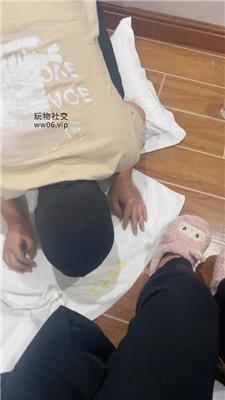 【爱秀套图】【小凤梨】磕头求主人给我舔玉足JS250109-16