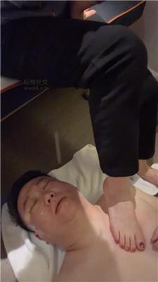 金融女主漱口水浓痰口水吐满脸 JS250109-11