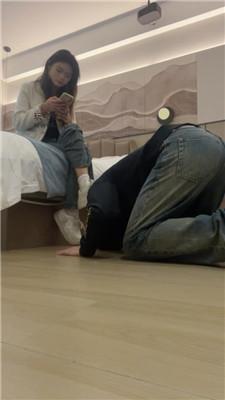 沐沐大大闺蜜观战-抽耳光/小白鞋白袜玩弄 JS250108-32