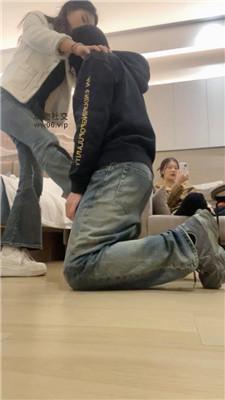 沐沐大大闺蜜观战-抽耳光/小白鞋白袜玩弄 JS250108-32