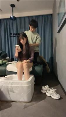 【爱秀套图】【婉纱】沐足店虐兄弟奴-运动鞋白袜bf51133